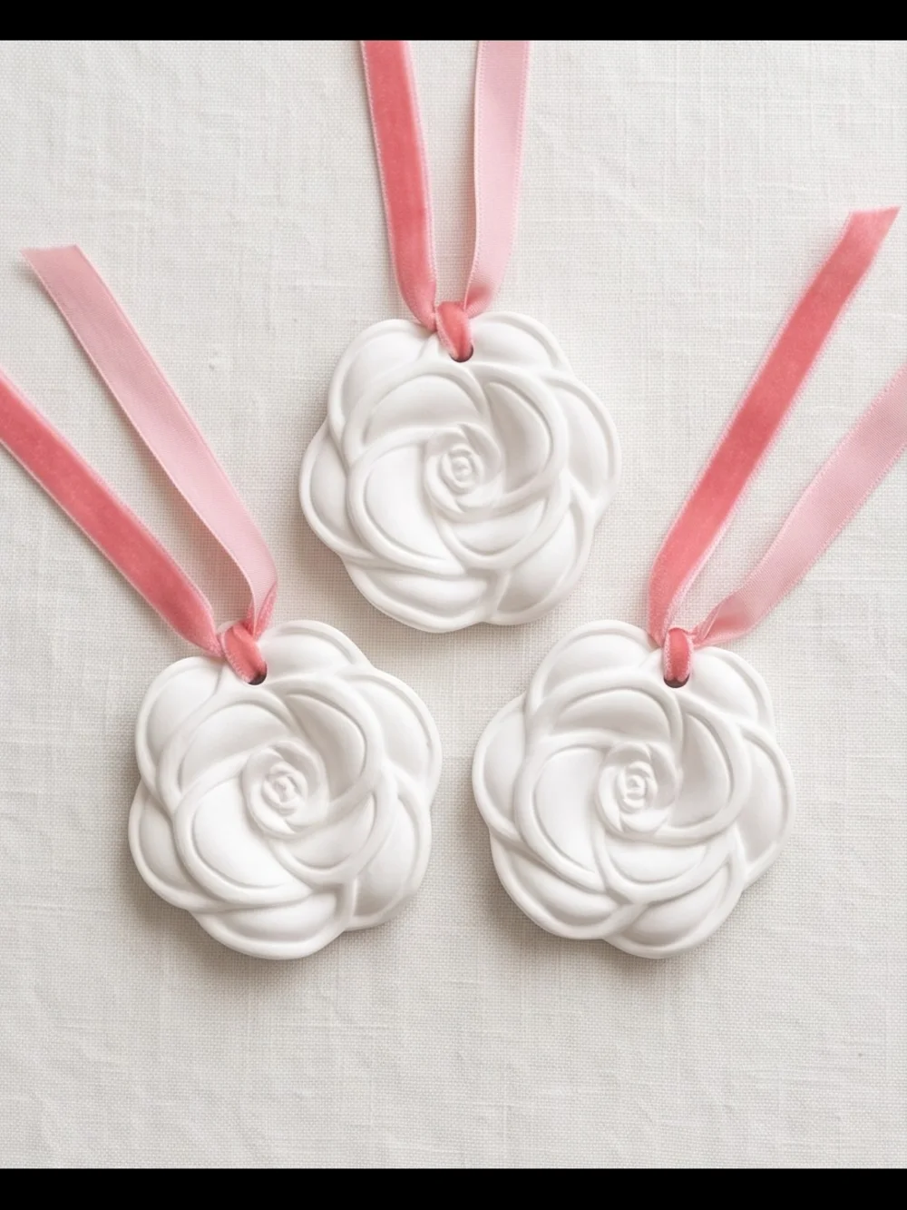White Rose Ceramic difuser with Pink Velvet Ribbon (Set of 3) with essential oil